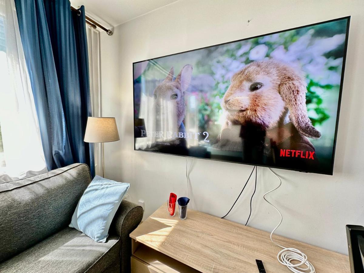 Neon 2 - Fast Wifi 70'Tv Netflix Hbo Max Appletv+ Apartment Varşovia Exterior foto