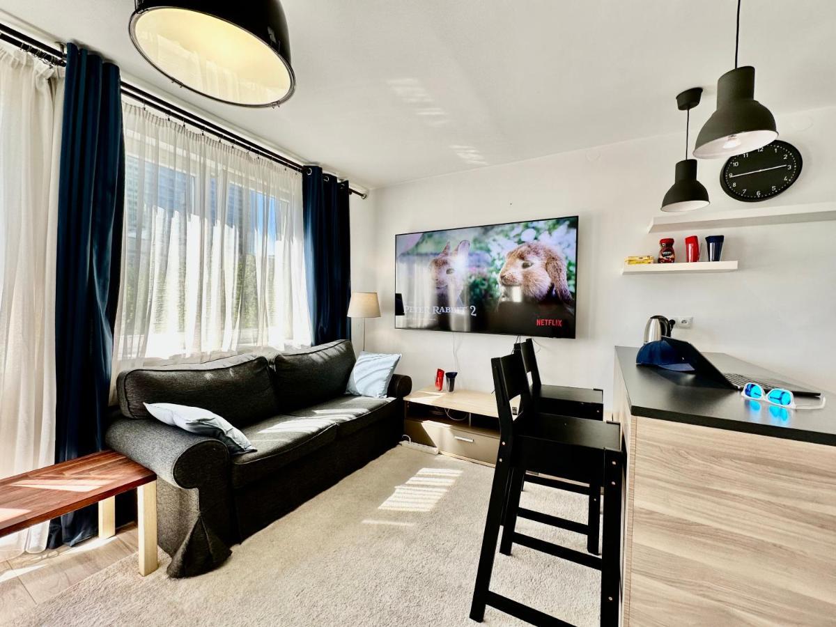 Neon 2 - Fast Wifi 70'Tv Netflix Hbo Max Appletv+ Apartment Varşovia Exterior foto