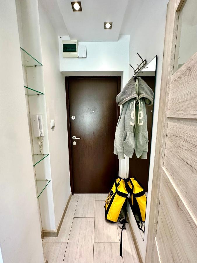 Neon 2 - Fast Wifi 70'Tv Netflix Hbo Max Appletv+ Apartment Varşovia Exterior foto